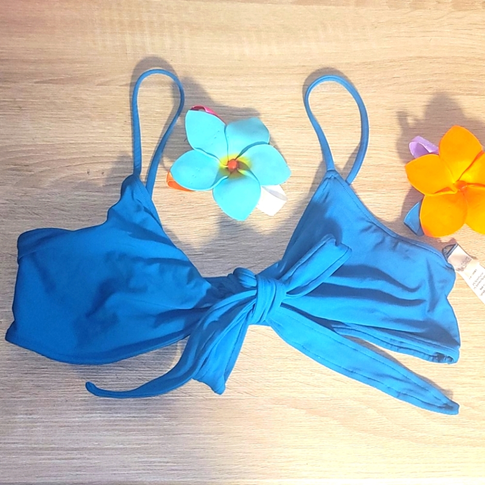 L*SPACE NWOT Swimwear Top